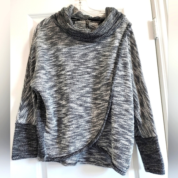 Womens Calvin Klein Performance cowl neck tulip-hem top size Medium - Picture 1 of 4